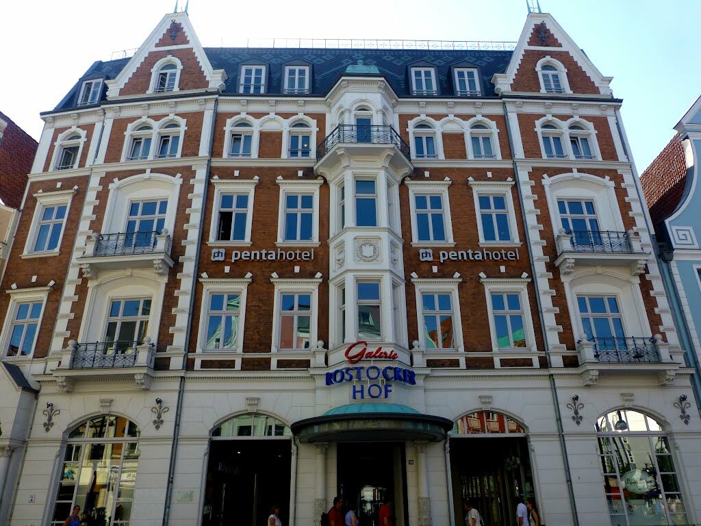 Отель Pentahotel 4*